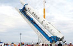 Hàn Quốc đưa tên lửa Naro-1 vào bệ phóng