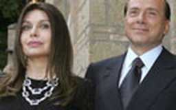 Berlusconi phải chi 2,75 tỉ đồng mỗi ngày cho vợ cũ