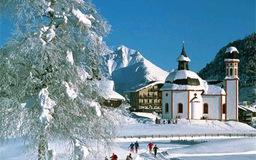 Cảnh đẹp yên bình của vùng núi Tyrol