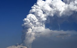 Núi lửa Etna lại phun trào