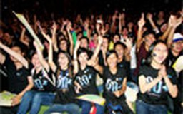 4.500 bạn trẻ TP.HCM đếm ngược mừng Giờ trái đất 2012