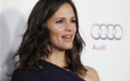 Jennifer Garner nhận danh hiệu Nữ nghệ sĩ của năm