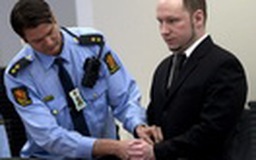 Na Uy trục xuất “người tình” của sát thủ Breivik