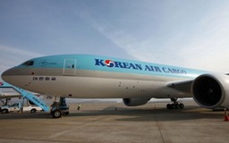 Máy bay Hàn Quốc hạ cánh khẩn cấp do bị dọa đánh bom