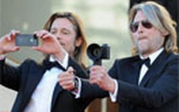 Brad Pitt “lẻ bóng” tại Cannes