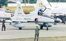 Philippines điều máy bay giám sát Scarborough