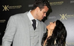 Kim Kardashian bị chồng cũ tố “ăn vụng”