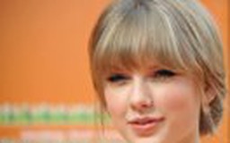 Taylor Swift “hẹn hò” với fan hâm mộ nhà Kennedy?