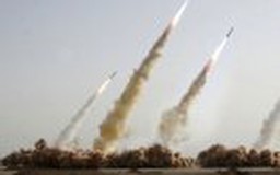 Iran tiếp tục “khoe” vũ khí
