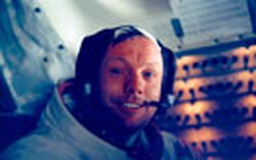 Neil Armstrong sẽ được hải táng