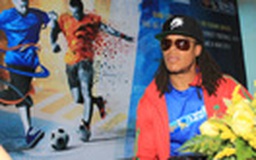 Giao lưu trực tuyến với Edgar Davids - Đại sứ quốc tế của giải đấu Tiger Street Football 2012