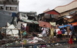 Siêu bão Hải Yến: Người Việt cứu nhau ra khỏi 'địa ngục' Tacloban