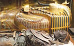 Giải mã cái chết vua Tutankhamun