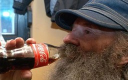 40 năm chỉ uống Coca Cola