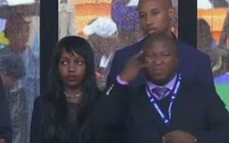 Phiên dịch viên cho ông Obama tại lễ tang Mandela bị tố 'bịa đặt'