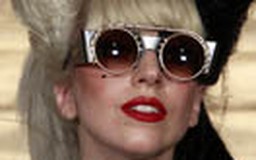Lady Gaga hủy toàn bộ tour diễn vì chấn thương hông