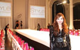 Bộ sưu tập của Quỳnh Paris dự Los Angeles Style Fashion Week 2013