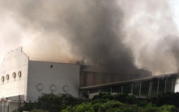 Cháy lớn ở Trung tâm Văn hóa tỉnh Quảng Bình
