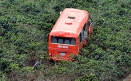 Xe buýt lao xuống vực, 1 người chết, 4 người bị thương