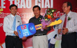 BIDV trao 1,2 tỉ đồng cho khách hàng may mắn trúng giải đặc biệt chương trình “Tiết kiệm dự thưởng Lộc xuân may mắn 2013”