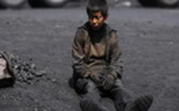 Cận cảnh nghề nguy hiểm chết người ở Trung Quốc