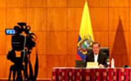 Ngoại trưởng Ecuador công bố thư xin tị nạn của Edward Snowden