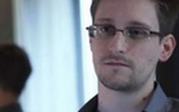 Edward Snowden khẳng định “miễn nhiễm” với đòn tra tấn