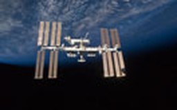 'Đụng độ' Soyuz, tàu Cygnus lại hoãn 'cập bến' ISS