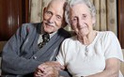 72 năm 'nghe lời vợ'