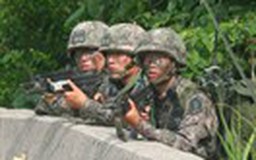 Quân đội Hàn Quốc bắt sống binh sĩ bắn chết 5 đồng đội