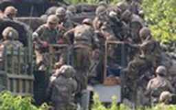 Hàn Quốc tiếp cận rất gần binh sĩ bắn chết 5 đồng đội