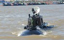 Cận cảnh tàu ngầm tự chế Trường Sa chạy thử nghiệm trên biển