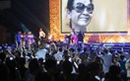 Hàng nghìn khán giả Đà Nẵng lay động cùng tiếng hát Khánh Ly