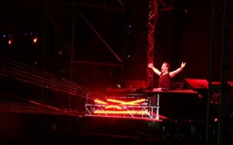 DJ số 1 thế giới Hardwell bùng nổ với khán giả Việt Nam