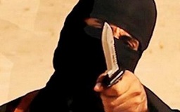 Đồ tể IS chuyên chặt đầu con tin bị thương vì bom Mỹ