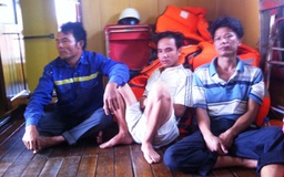 Hai tàu va chạm, 8 thuyền viên mất tích: Đưa ba người bị nạn vào bờ