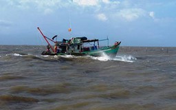 Cứu một thuyền viên Thái Lan trôi dạt trên biển
