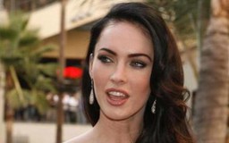 "Không đánh tự khai", Megan Fox mặc bikini khoe bụng bầu