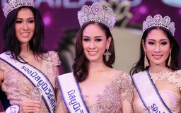 ‘Vạ miệng’ trên Facebook, Hoa hậu Hoàn vũ Thái Lan nức nở trả vương miện