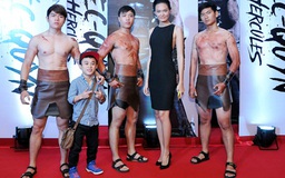 Chân dài Next Top Model Thanh Thảo đưa bạn trai 1,26 m đi xem phim