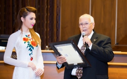 Hoa hậu châu Á gốc Việt được thị trưởng Mỹ vinh danh