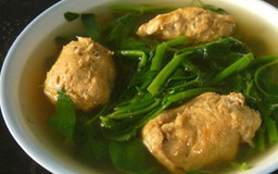 Canh rau muống chả cua