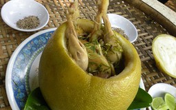 Mang bưởi đi “ấp” gà tre