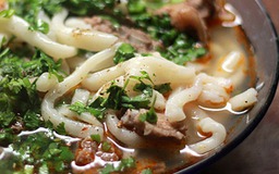 Nấu bánh canh sườn heo tuyệt ngon đãi cả nhà