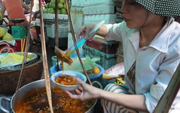 Xì xụp bánh canh Nam Phổ xứ Huế