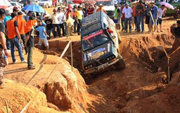 50 đội dự giải đua ôtô địa hình Vietnam Offroad Cup 2012