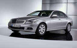 Mercedes Benz C Class vướng vào "nghi án gây cháy"