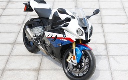 Soi 'hàng độc' BMW S1000RR