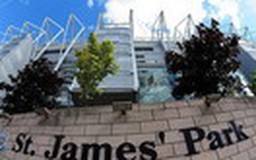 Newcastle lấy lại tên sân St James' Park