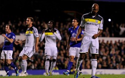 Nicolas Anelka tố Chelsea bạc đãi công thần